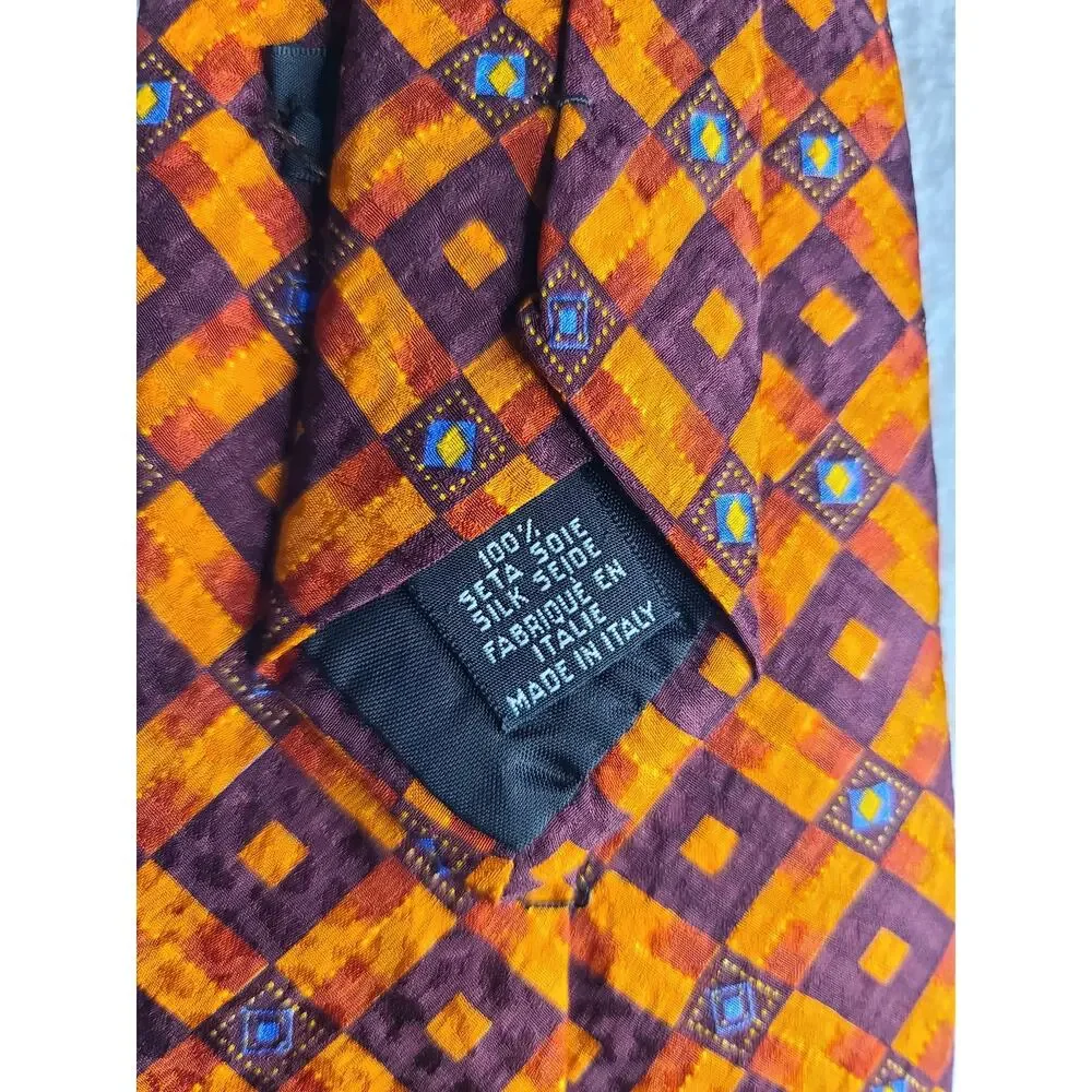 Hugo Boss orange geometric silk tie - 56